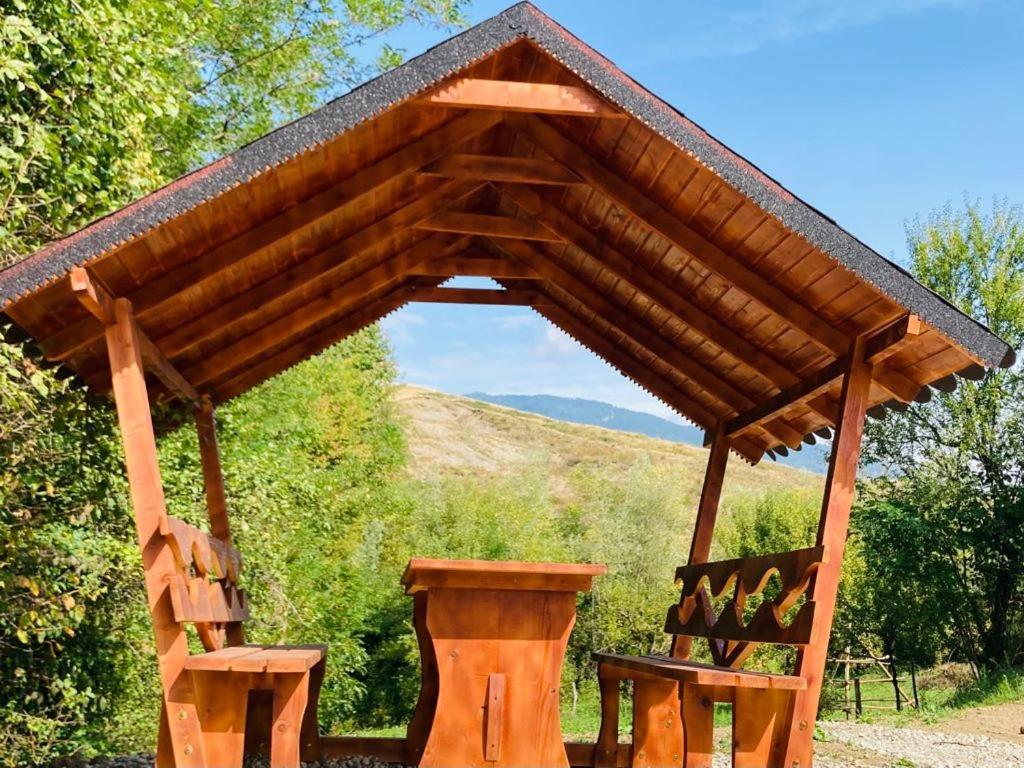 Cabanele Lu' Dinu Curtea de Argeş Exteriér fotografie